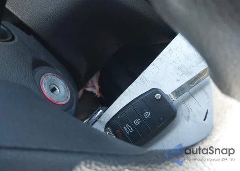 2018 Kia Optima Lx z USA, uszkodzony, nr VIN 5XXGT4L37JG184064